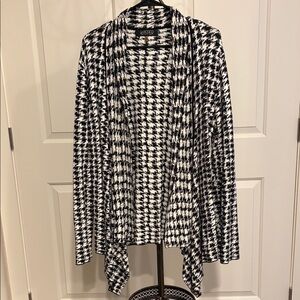 Kasper Women's Black and White Houndstooth Cardigan